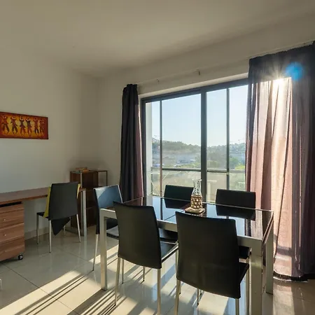 Spacious Ensuite Bedroom - Shared Flat-